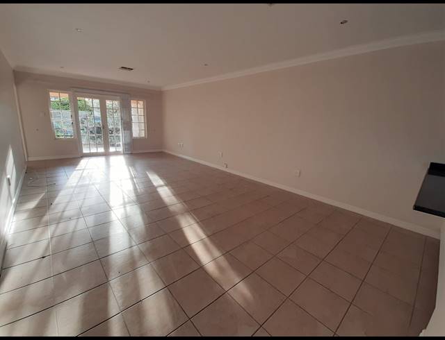 3 BEDROOM TOWNHOUSE TO LET IN SOMERSET PARK